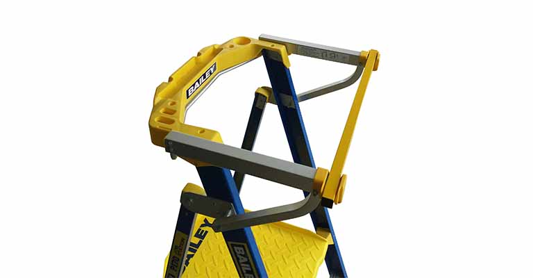 Platform Stepladder with Guard